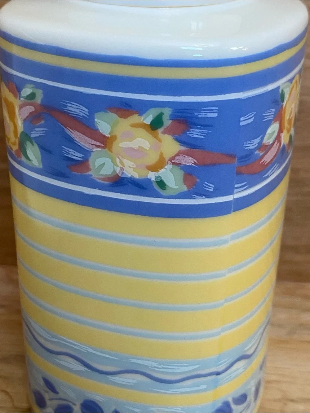 Croscill Vintage “Fiesta” Floral 90s Soap Dispenser And Basin Set Of 2 Bathroom
